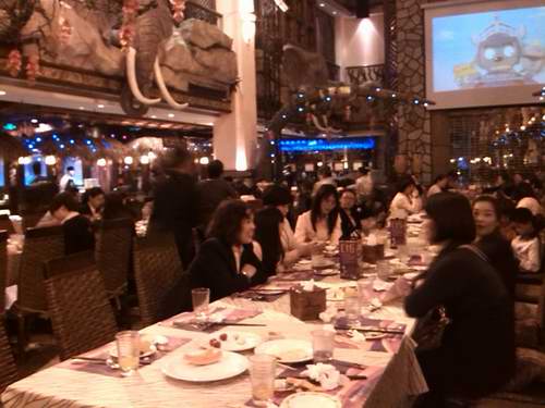 广东ca888亚洲城集团举行国际妇女节自助餐会